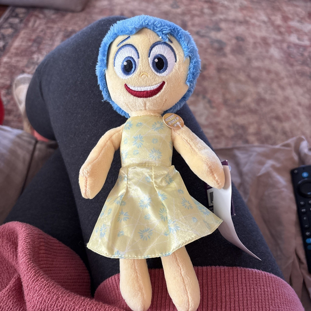 2024 Disney PIXAR INSIDE OUT 2 Movie 9" JOY Plush NWT Talking